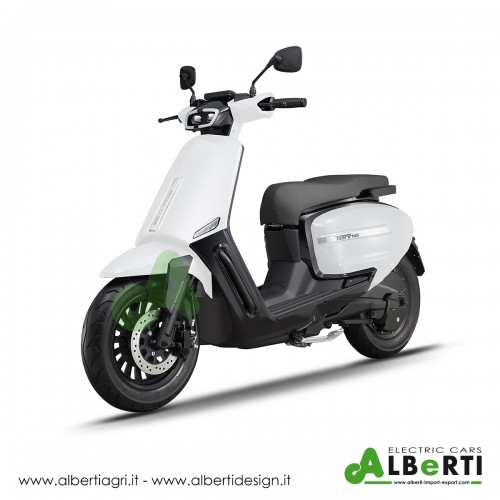 Scooter elettrico bianco